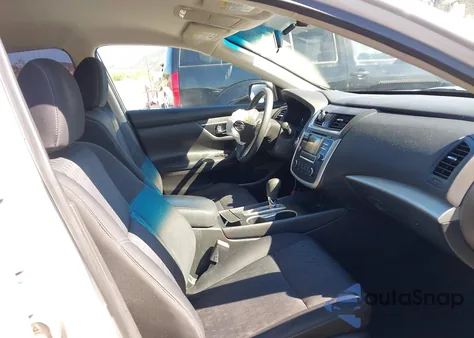 2017 Nissan Altima 2.5 S z USA, uszkodzony, nr VIN 1N4AL3AP7HC276233